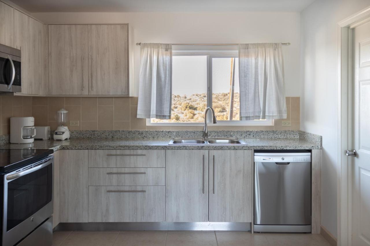 Tranquil Ground Floor Condo With Pool Access Rocky Point Exterior photo