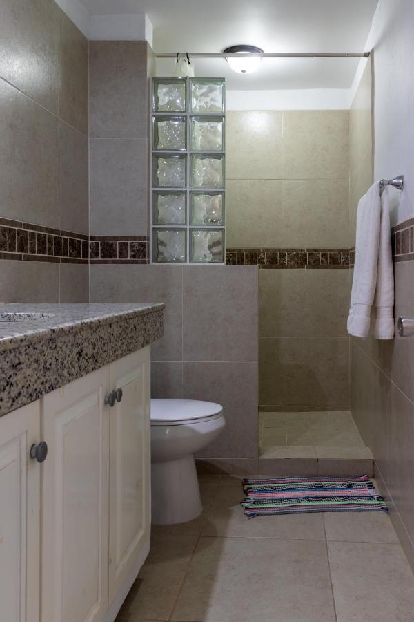 Tranquil Ground Floor Condo With Pool Access Rocky Point Exterior photo