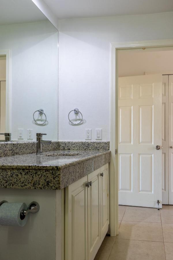 Tranquil Ground Floor Condo With Pool Access Rocky Point Exterior photo